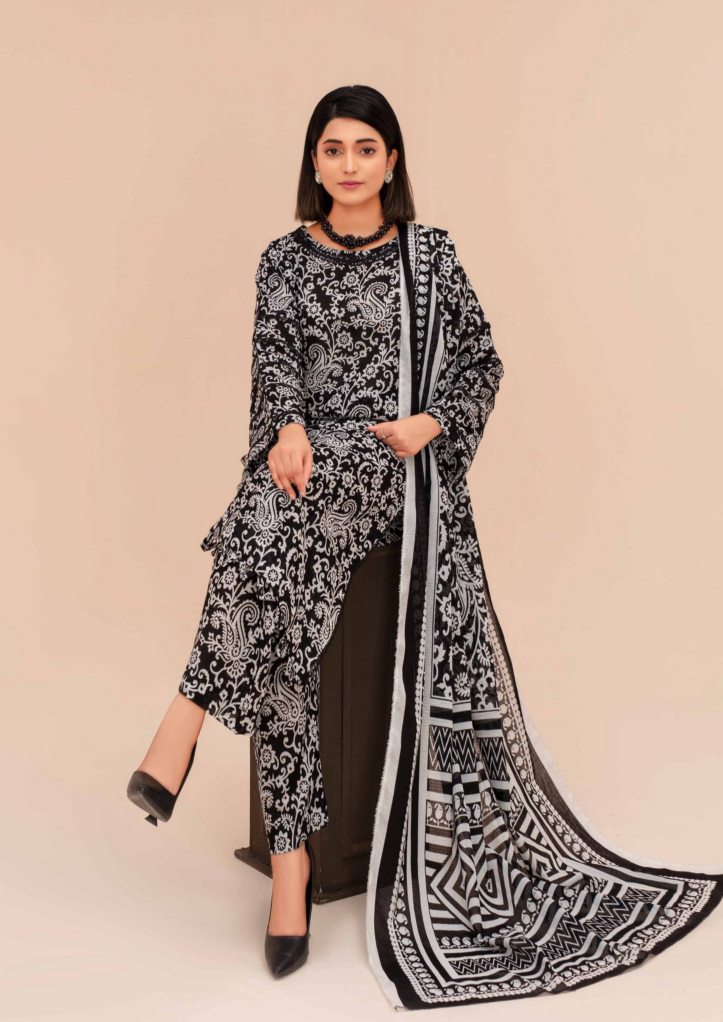 GULL E SIYAH - Unstitched 3-Piece Diigital Printed Lawn