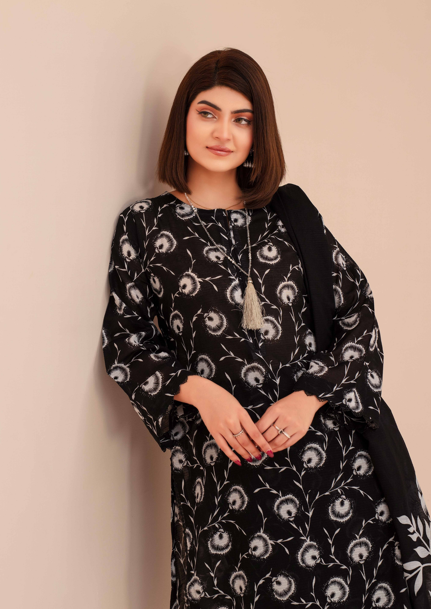 GULL E SIYAH - Unstitched 3-Piece Diigital Printed Lawn