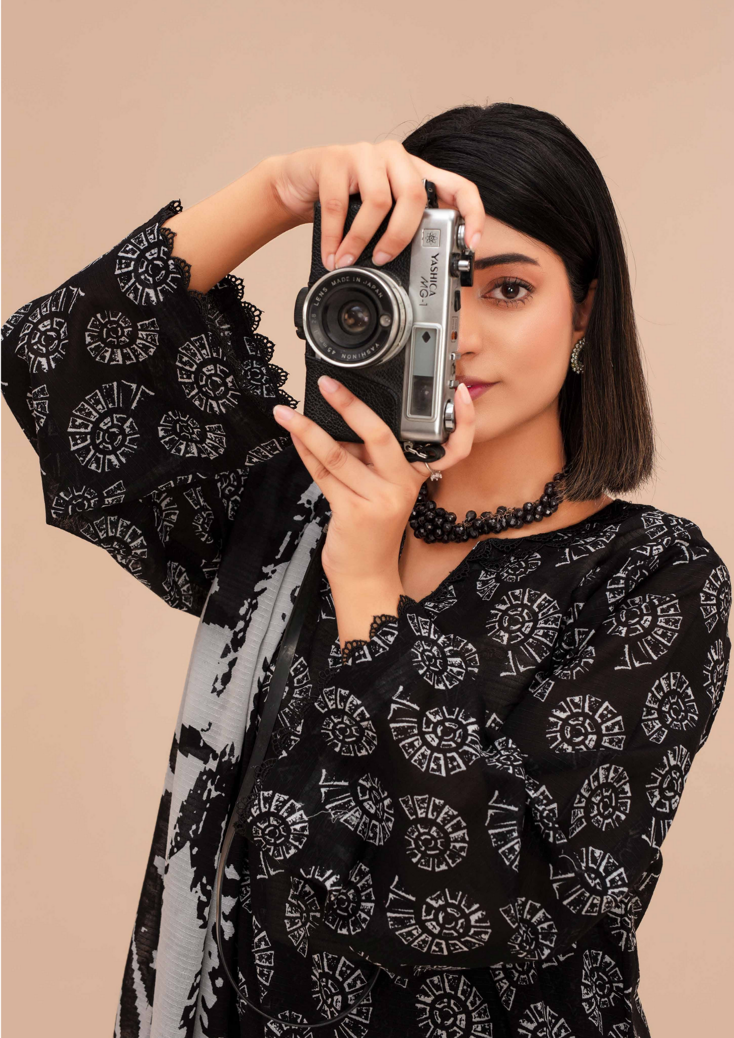 GULL E SIYAH - Unstitched 3-Piece Diigital Printed Lawn