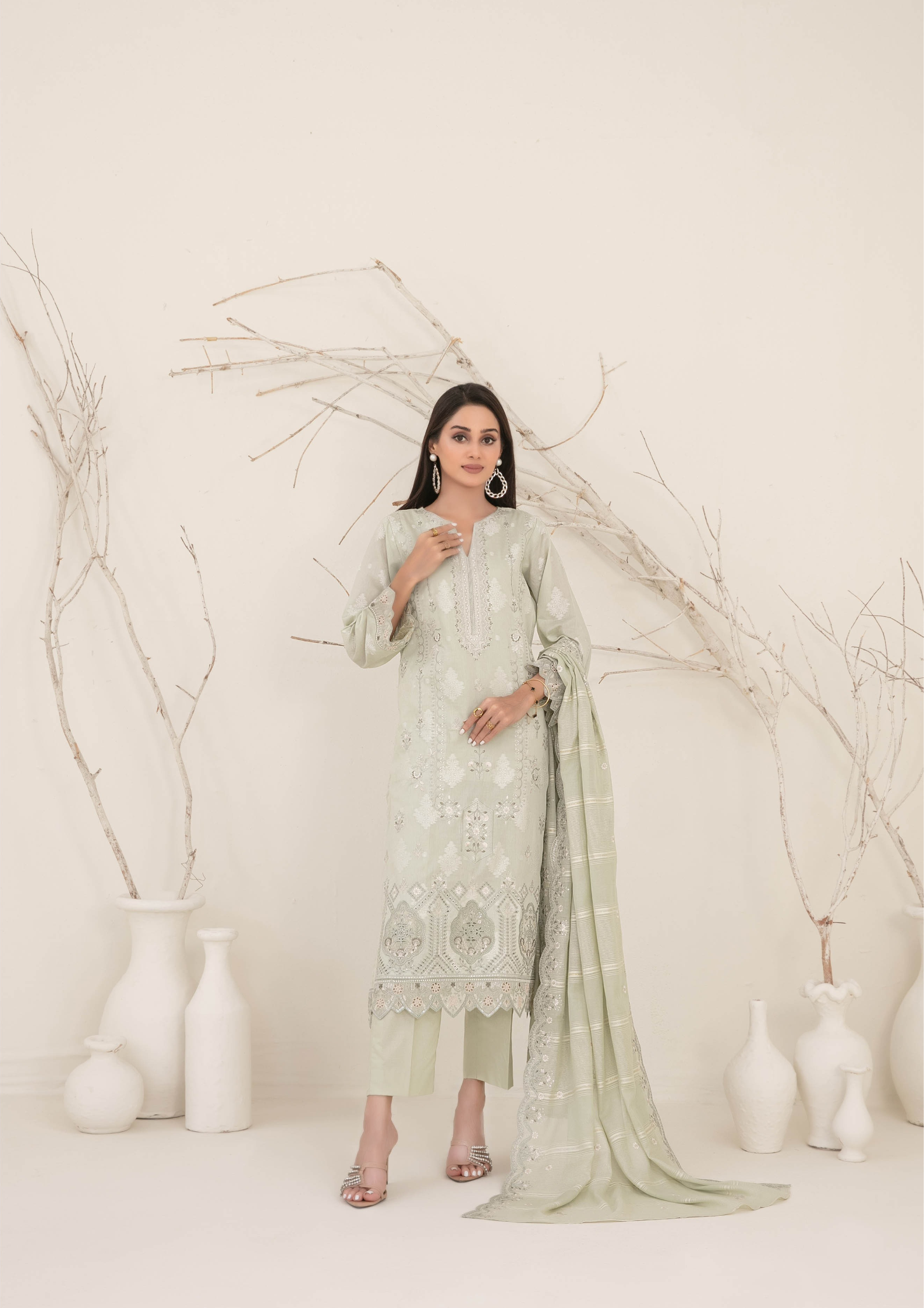 ZEENAT - Unstitched 3-Piece Broshia Banarsi