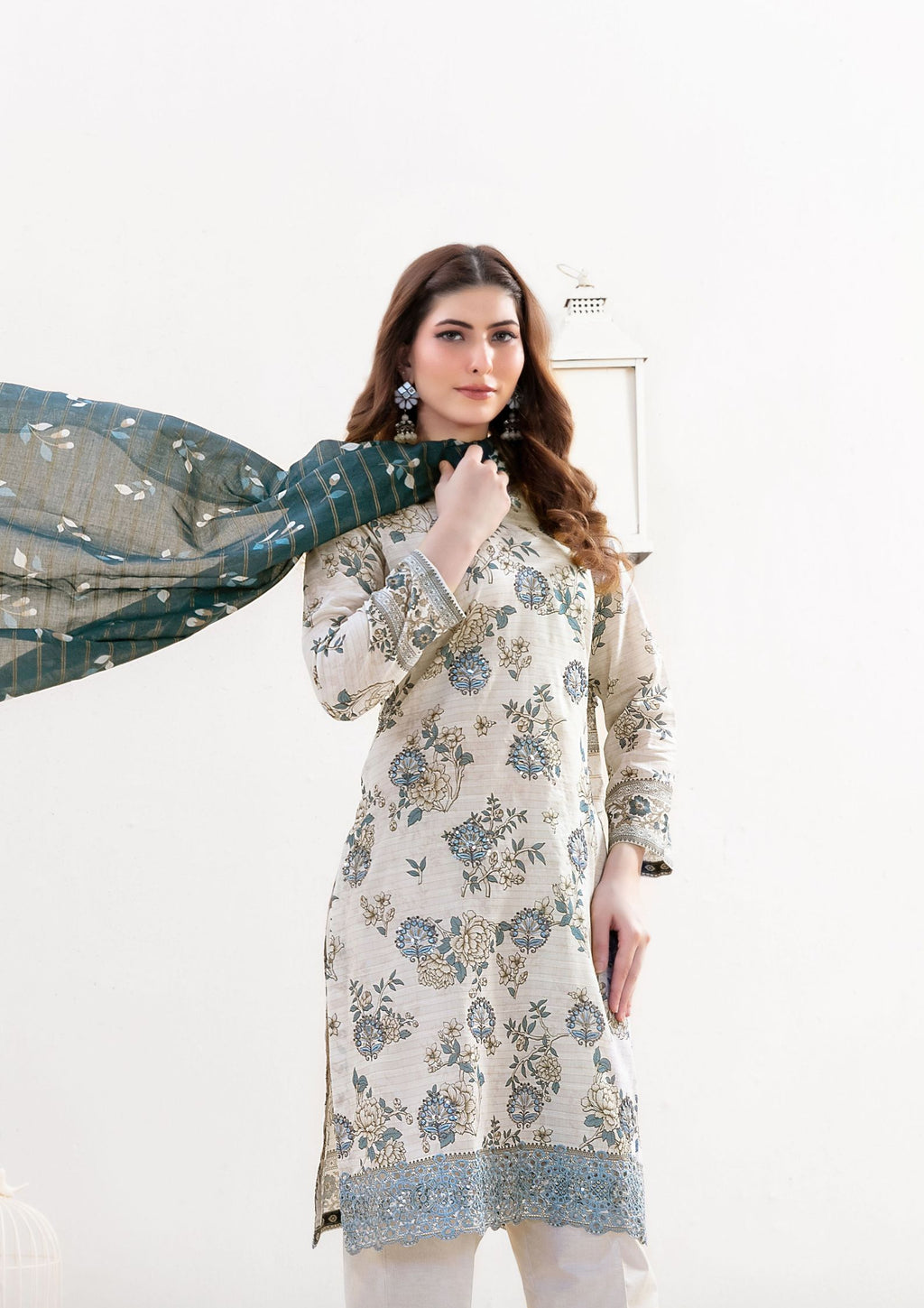 Eyana - by Moncheri
