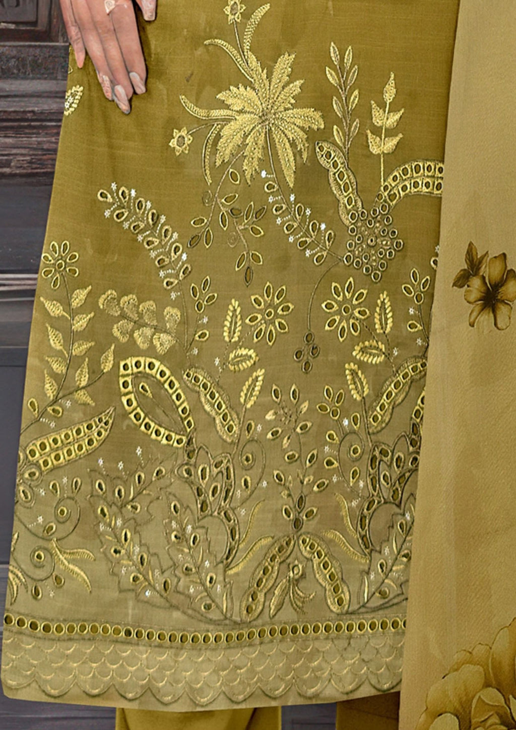 SUNO CHANDA - by Moncheri