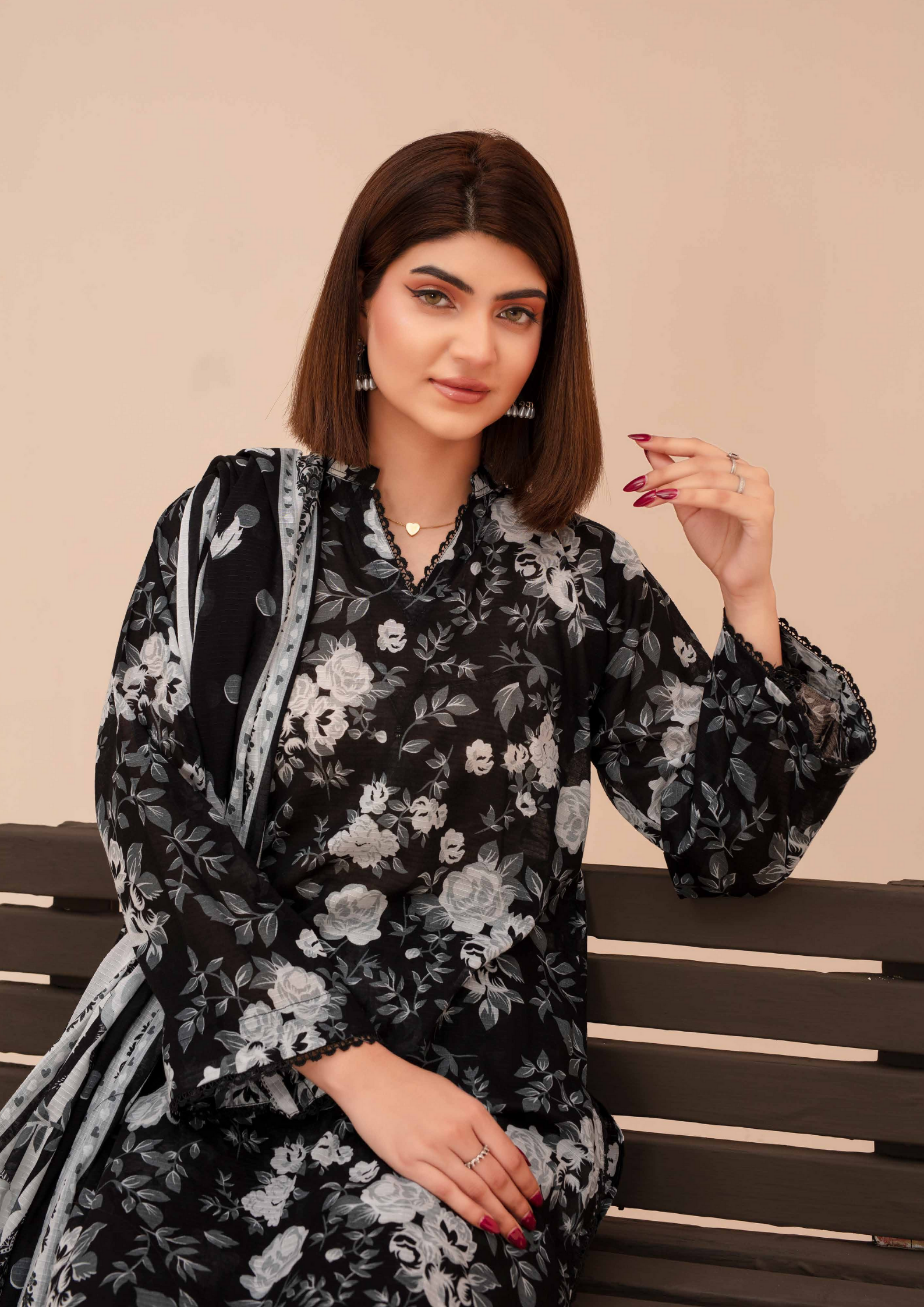 GULL E SIYAH - Unstitched 3-Piece Diigital Printed Lawn