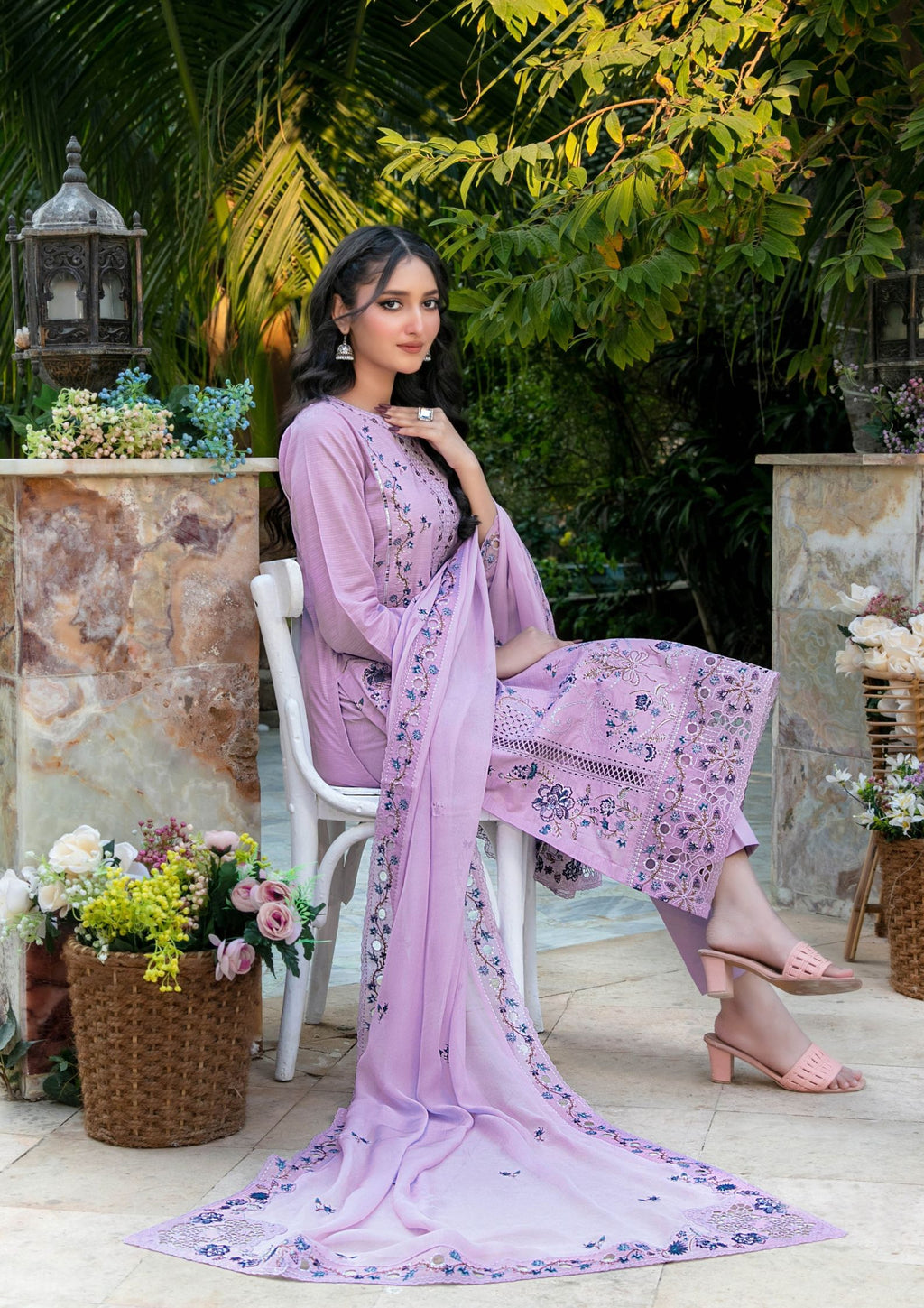 NAYIRI - by Moncheri