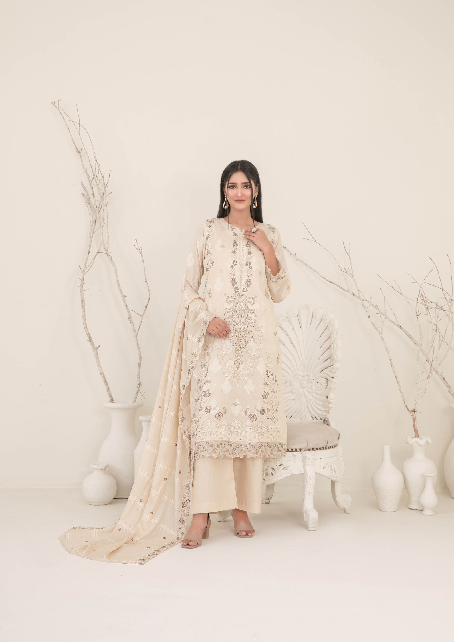 ZEENAT - Unstitched 3-Piece Broshia Banarsi